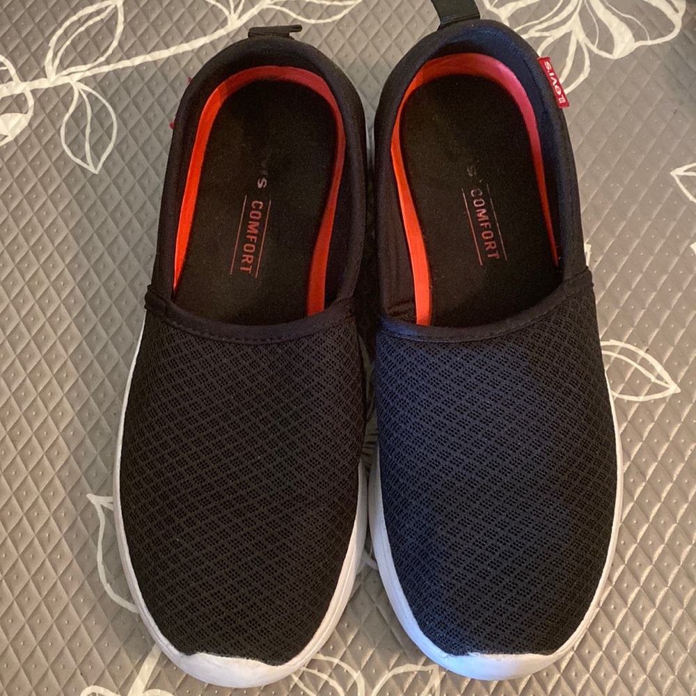 Levi’s comfy shoes